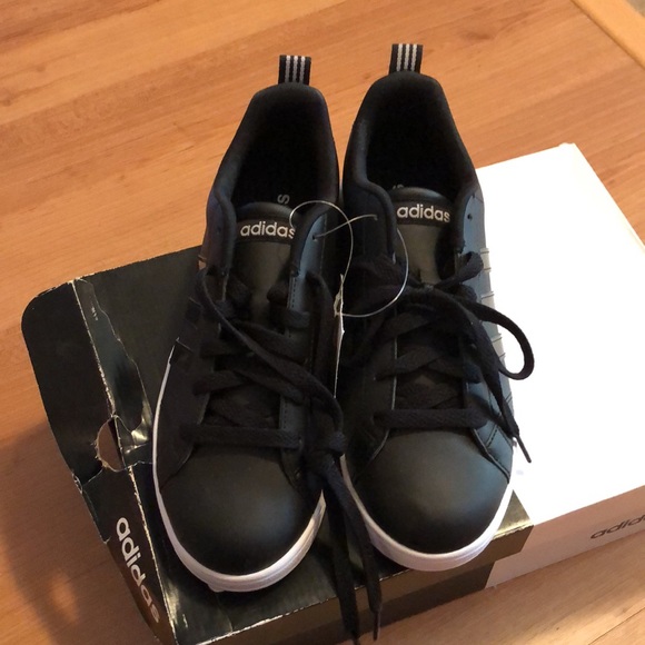 Womens Adidas Shoes - Picture 6 of 10